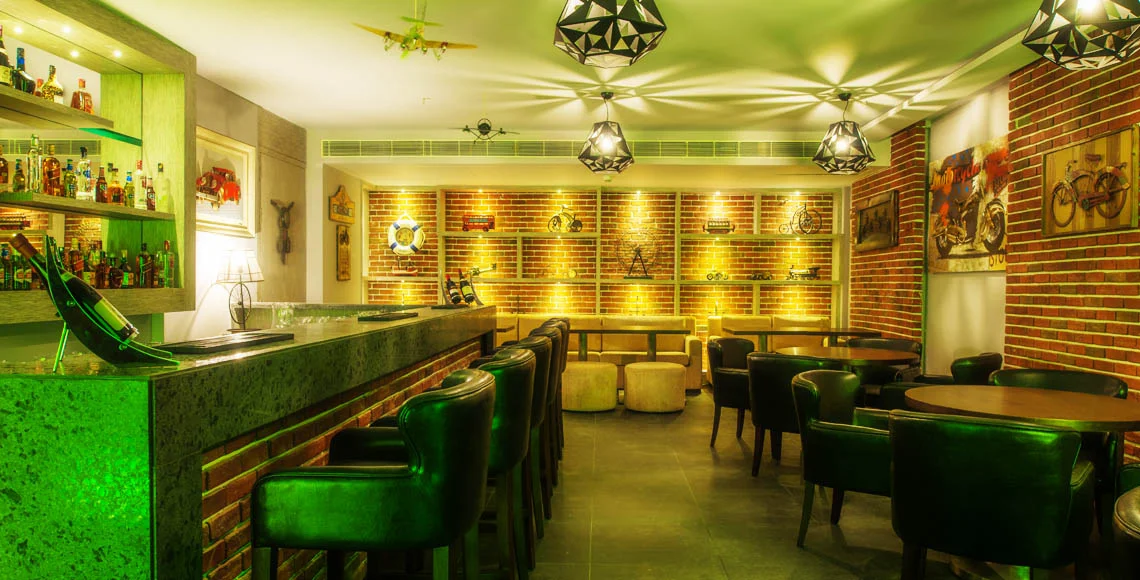 days hotel ride bar in omr